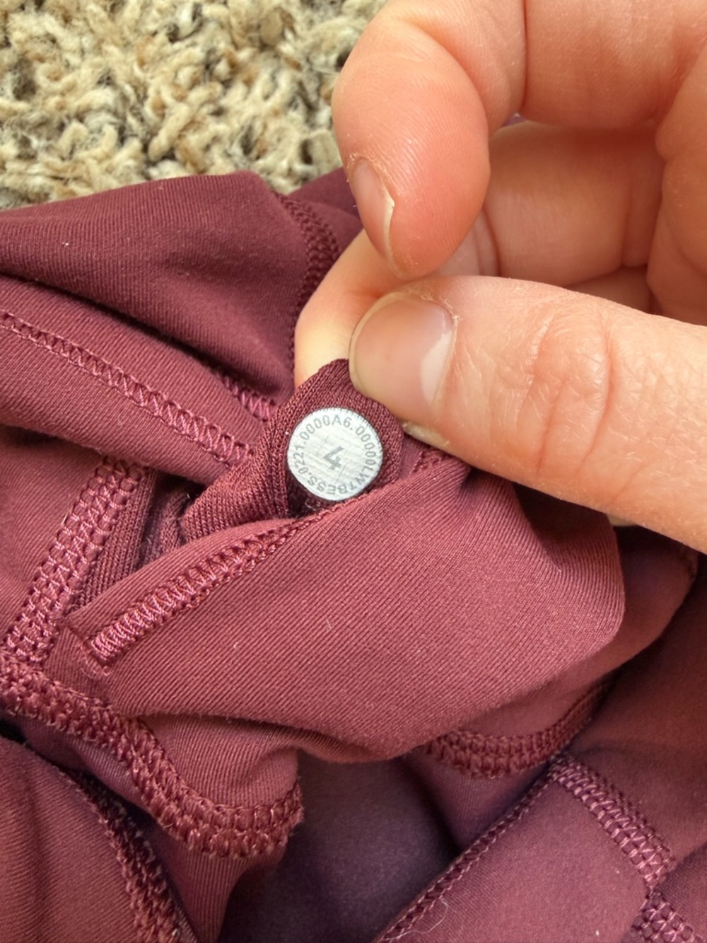 Lululemon size 4 set in maroon/burgundy - Picture 9 of 14